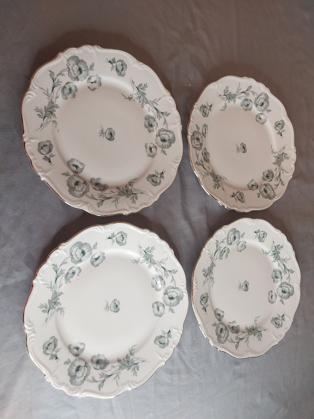 Vintage Collector Set of 4 Edelstein Bavaria Maria-Theresia Samford plates. #185